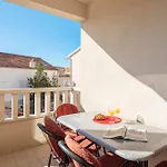 Filip - Free Parking Makarska