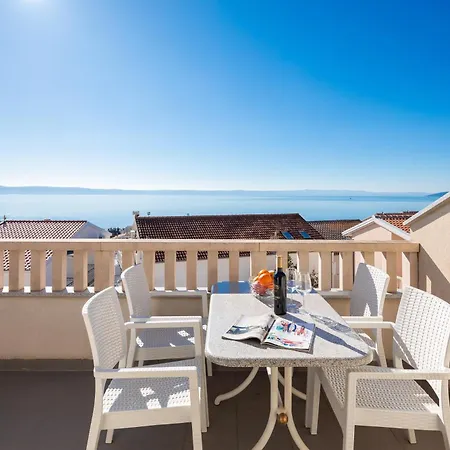 Filip - Free Parking By The House Apartment Makarska