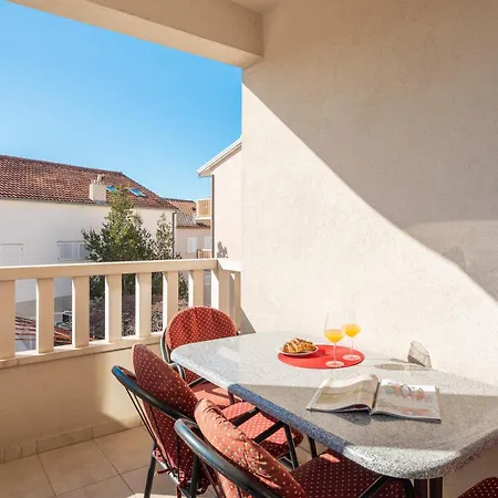 Filip - Free Parking Makarska