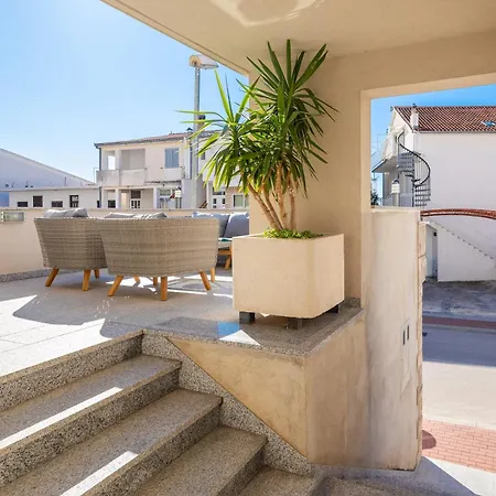 Apartment Filip - Free Parking By The House *