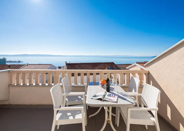 Filip - Free Parking Apartment Makarska