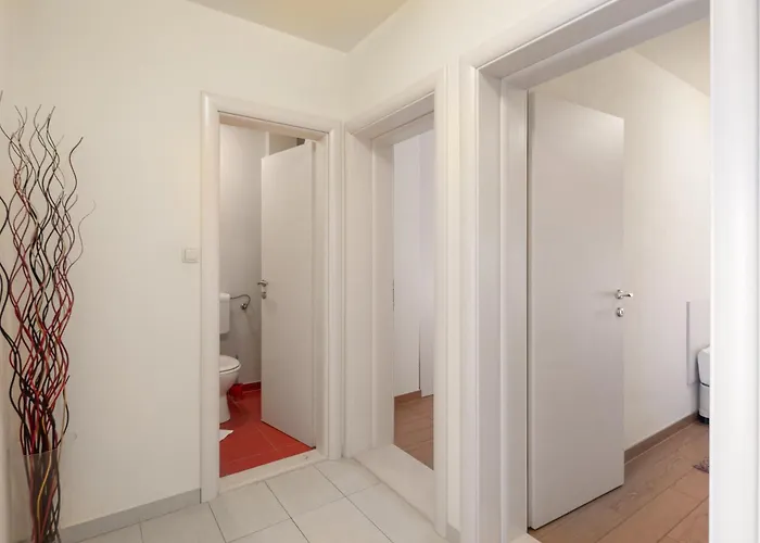 Filip - Free Parking Apartment Makarska