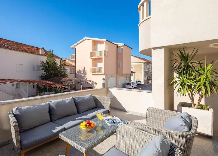 Filip - Free Parking Apartment Makarska